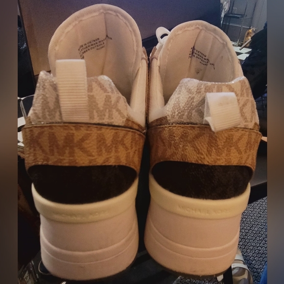 Restocking my closet - Picture 3 of 4